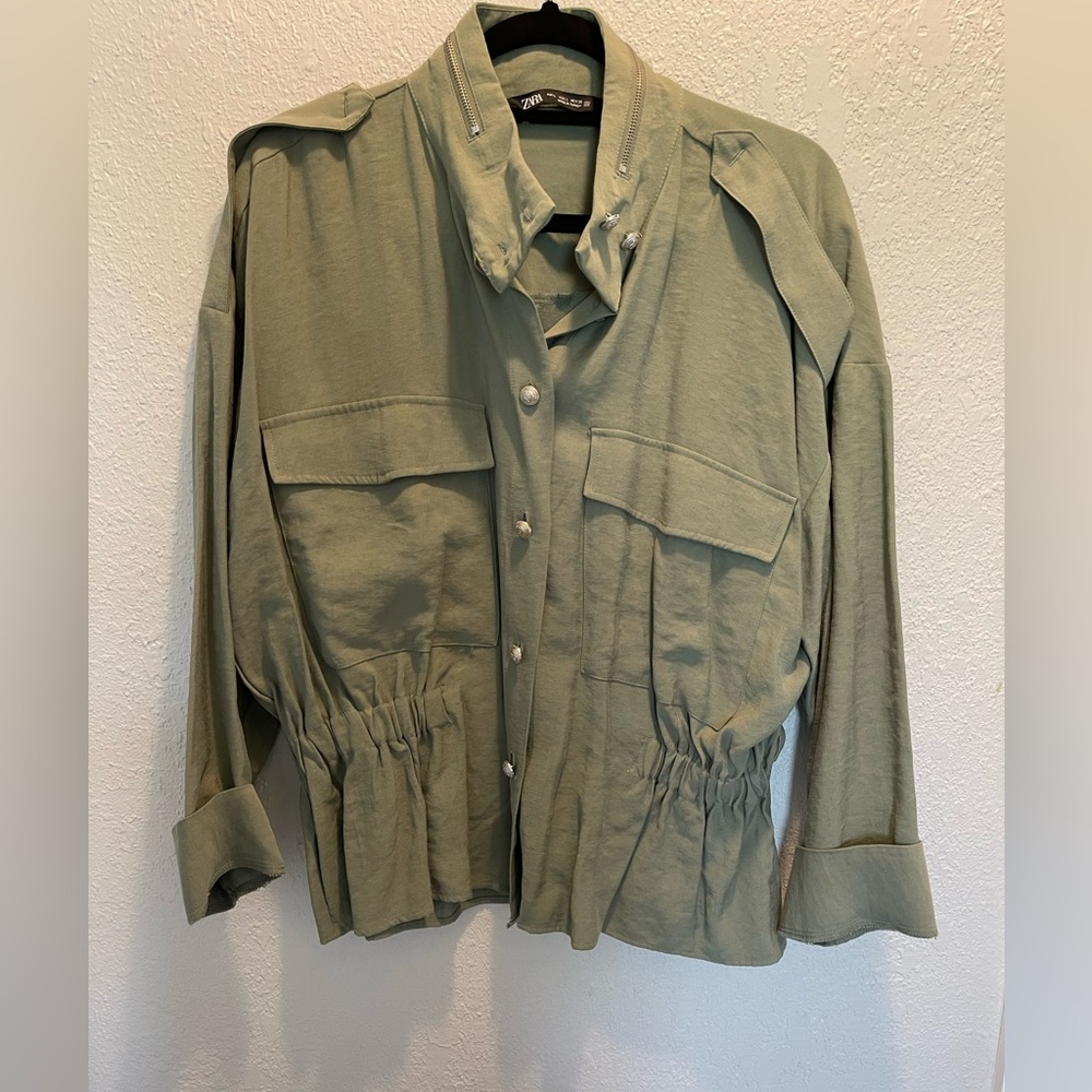 Zara green twill button light jacket/top, with silver button detailing. Size L.